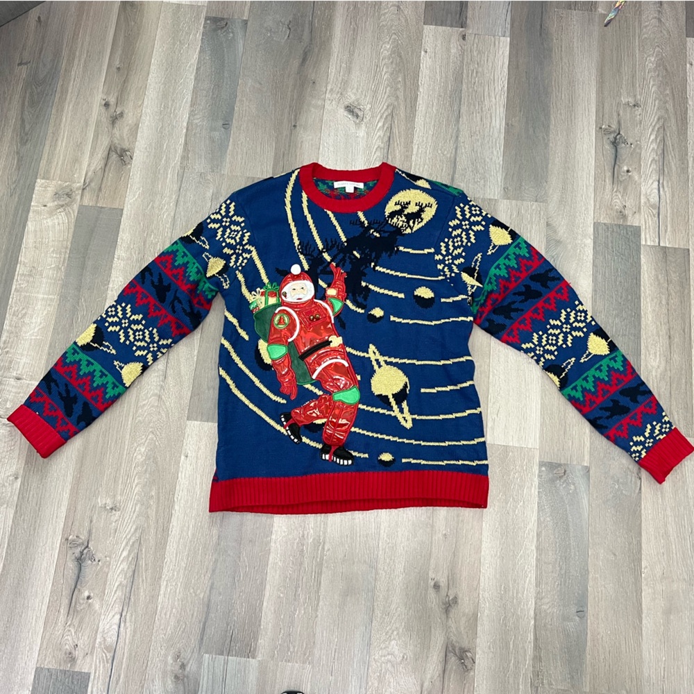 #907 EUC Celebrate Together Astronaut Santa Sweater w/Real Working Bella Size L